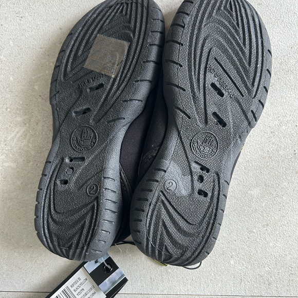 Boys body glove riptide water shoes youth size 2 - Picture 2 of 3